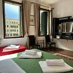 Gasthuis Venice Guest House 3*