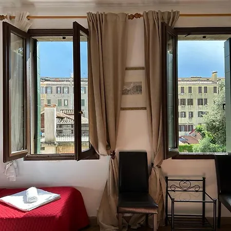 Venice Guest House Βενετία